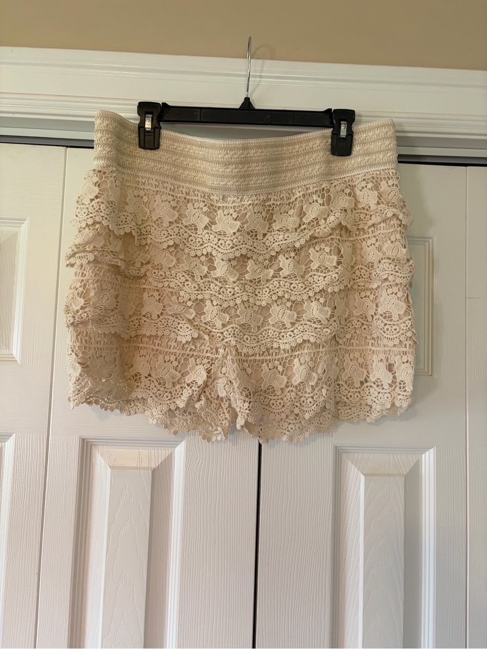 Wet Seal Cream Lace Ruffle Skort